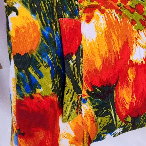 CHICOS Blazer/jacket Vibrant Floral, Lined, 2 side pockets Buttons - Picture 5 of 6
